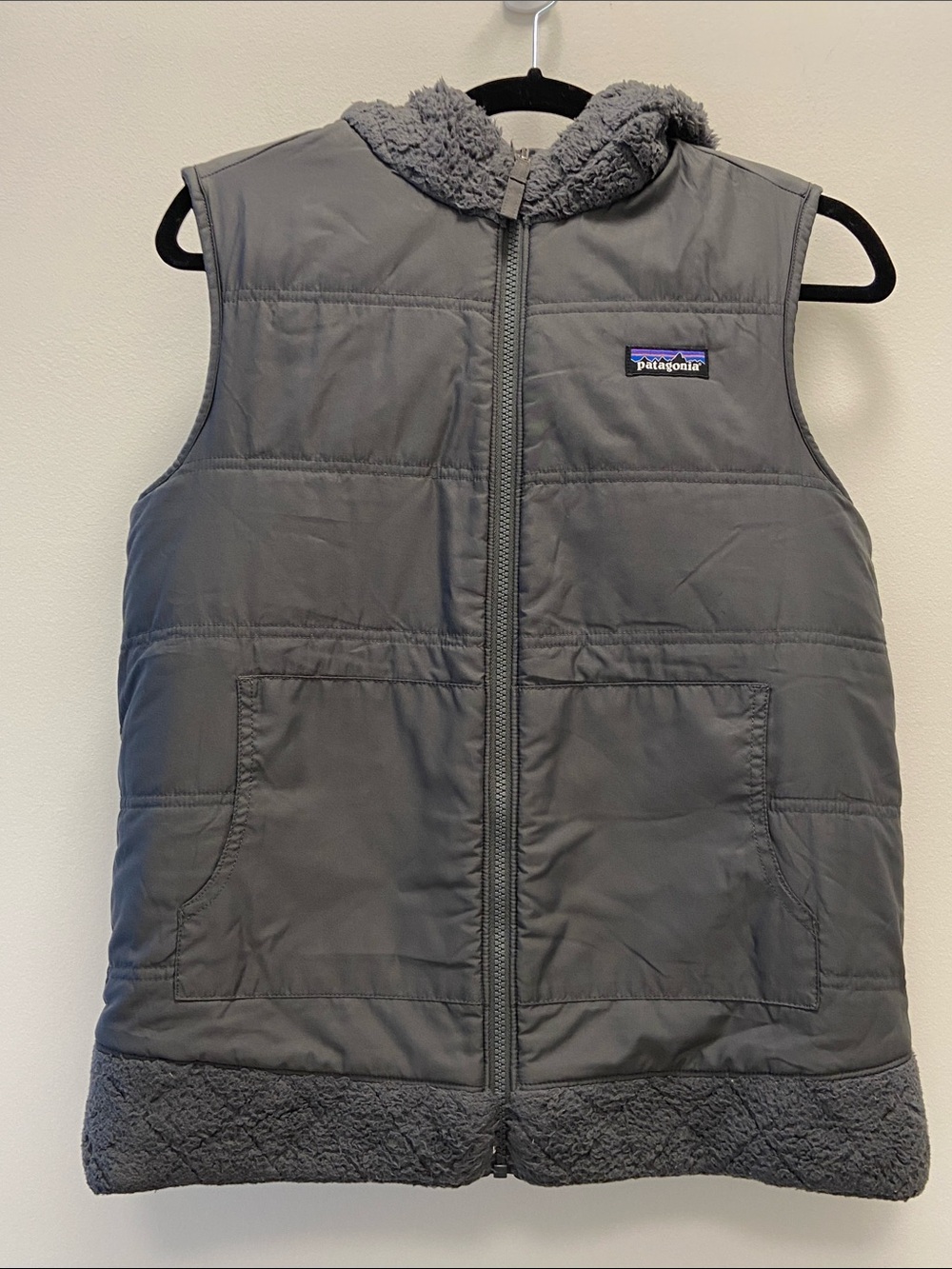 Patagonia LosGatos Reversible Charcoal Fleece Puffer Weather Resistant Vest 3791 - Picture 2 of 10